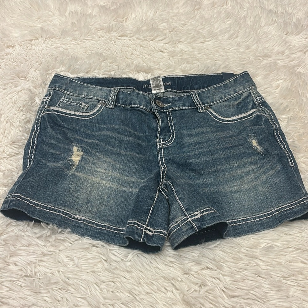 Maurices size 7 /8 Kaylee shorts
